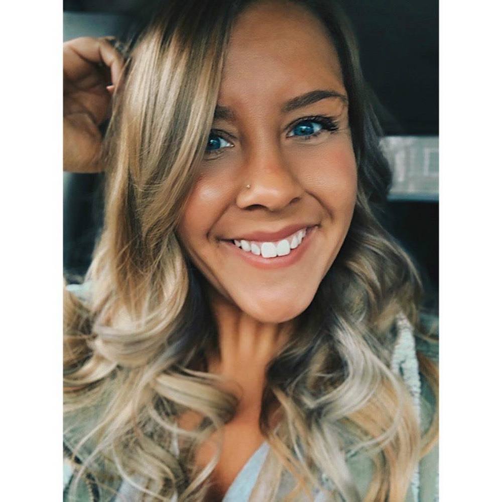 Meet your Posher, Antonia